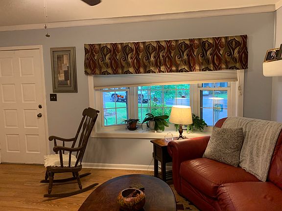 2nd image of 275 College Heights Dr