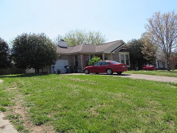 3rd image of 270 Kathleen Ct