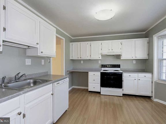 3rd image of 20003 Spur Hill Dr