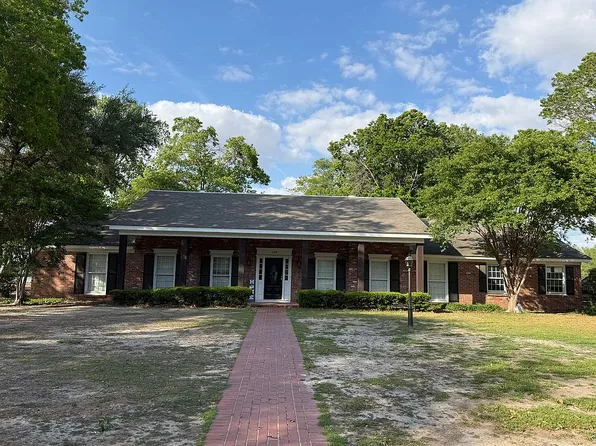 100 Peninsula Dr, Leland, MS 38756