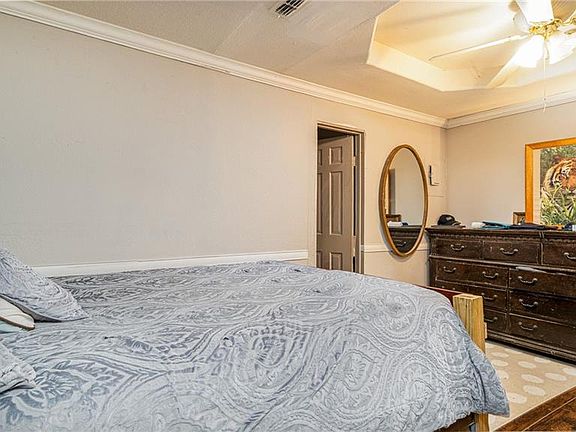 5th image of 2222 Zeke Ave