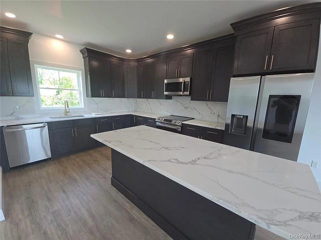 Building Photo - 28 Haines Ln #A