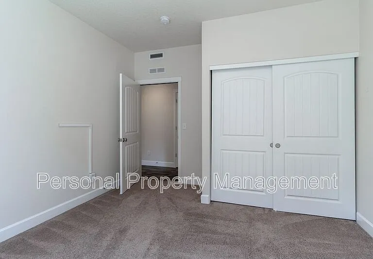 1817 NW 17th St — Photo 8