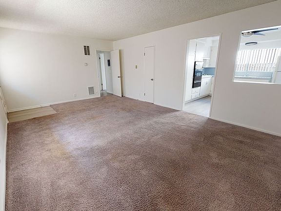 4th image of 2266 Del Mar Rd #2