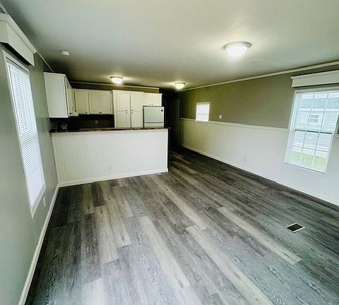 3rd image of 701 W Mill St Lot 106