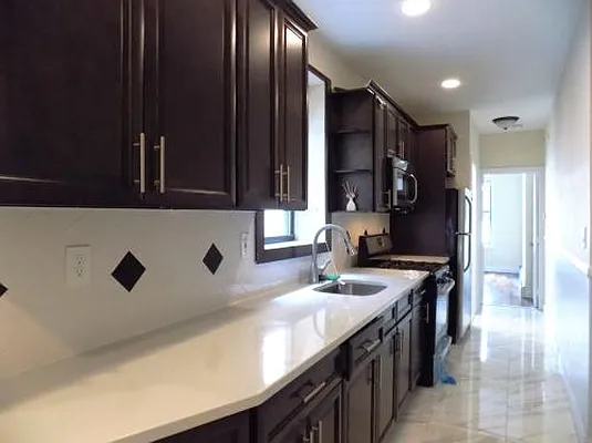 Rented by P Management | media 52