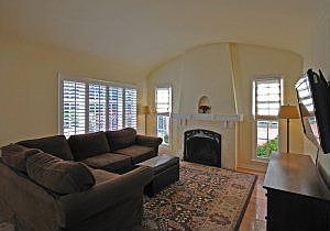 5th image of 2111 Selby Ave