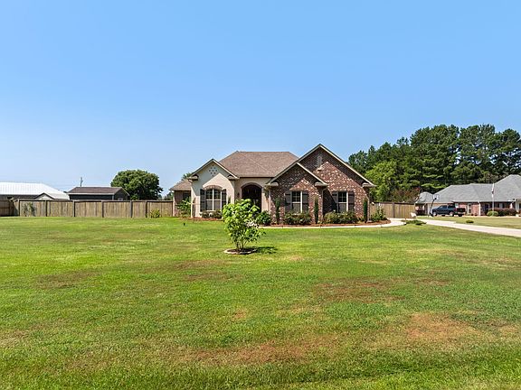 2nd image of 215 Nobles Rd