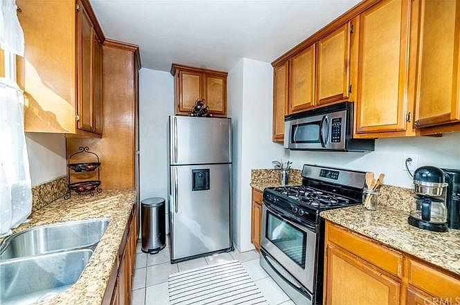 2nd image of 6053 Comstock Ave