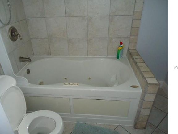 4th image of 615 W Belmar St