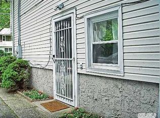 87 Iceland Dr, Huntington Station, NY 11746