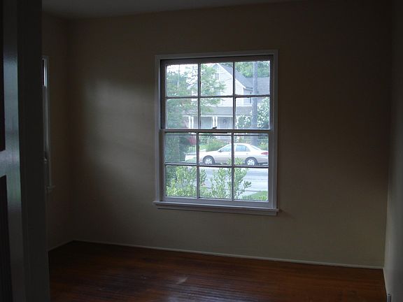 3rd image of 723 Earlham St