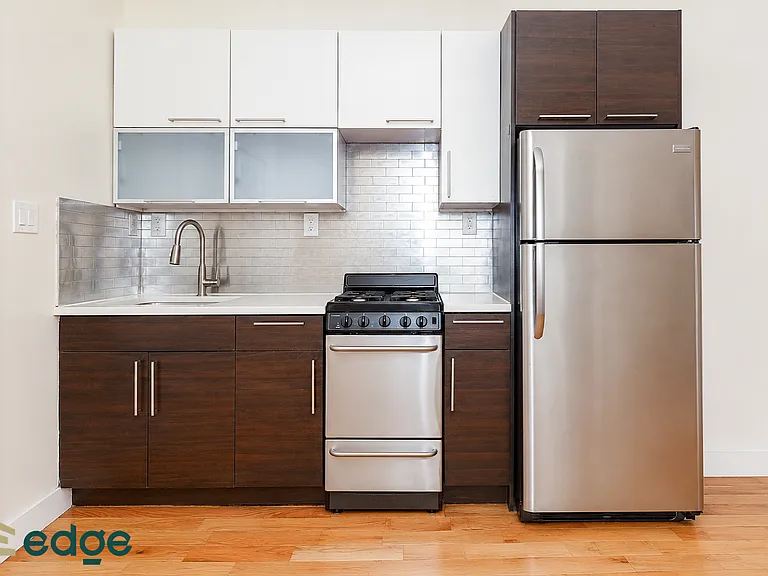 191 Troutman St #4R — Photo 2