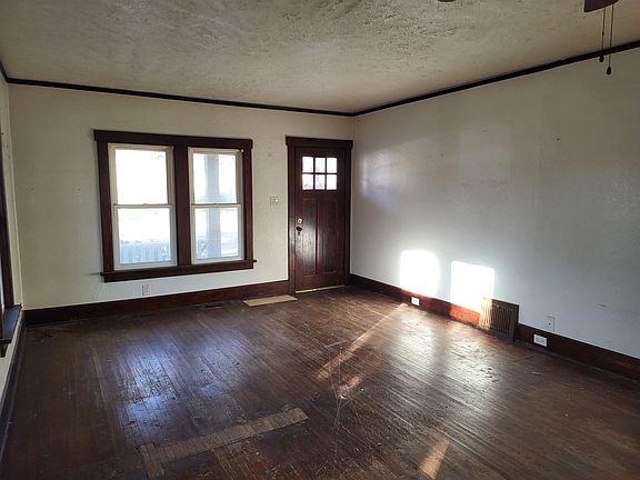 3rd image of 539 River Ln