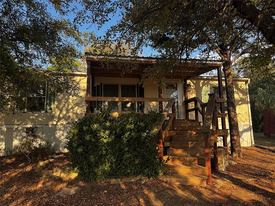 1st image of 124 Sunny Dale Ct