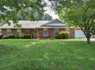 2434 E Edgewood St, Springfield, MO 65804