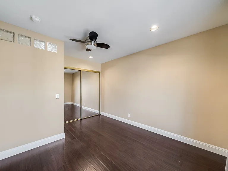 11761 Fricker Ave — Photo 16