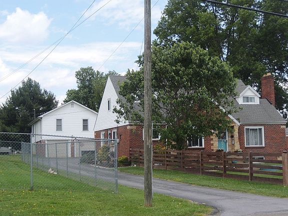 3rd image of 216 Bluff City Hwy