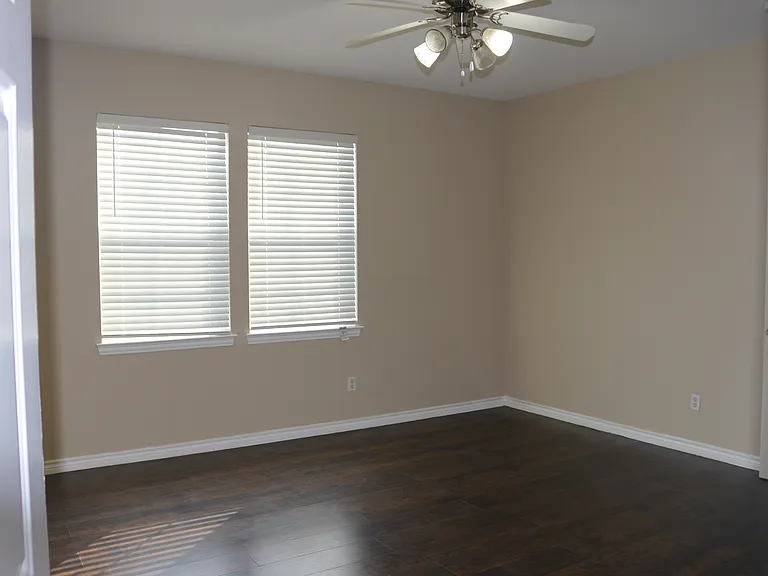 327 Regency Dr — Photo 19