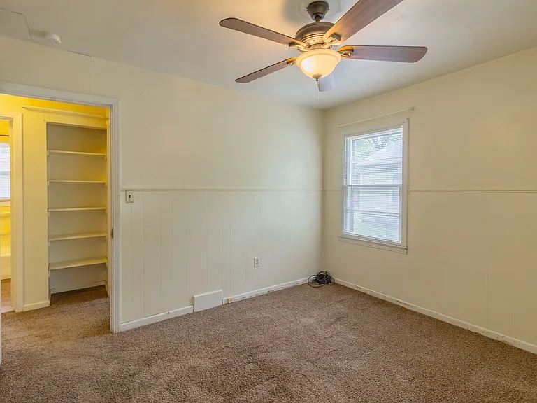 2204 Green Ave — Photo 14