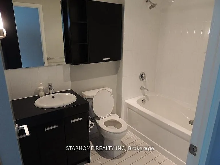 29 Singer Ct #Townhouse 02 — Photo 8