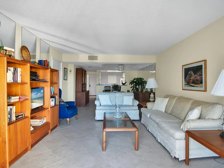 3939 Ocean Dr #307C — Photo 11