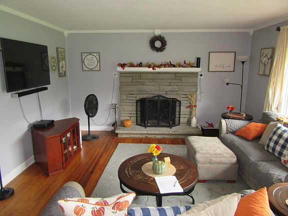 2nd image of 12 Pine St