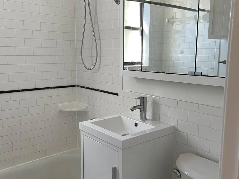 2600 Tunlaw Rd NW #4 — Photo 9