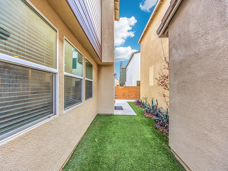 10532 Wilding Dr — Photo 43