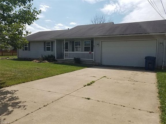 4th image of 4126 Forest Lawn Ave