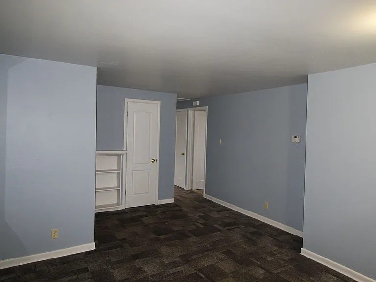 1204 E Bismark Ave — Photo 4