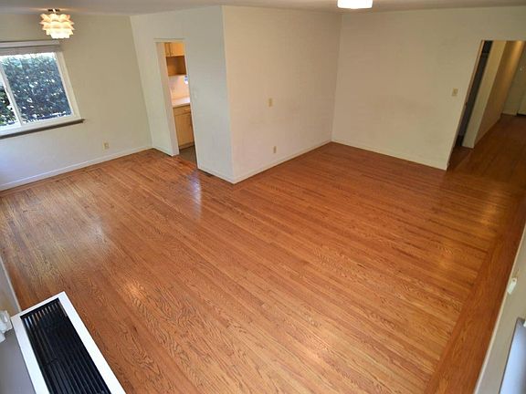3rd image of 301 Lester Ave APT 4
