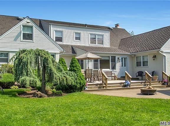 3rd image of 258 Stewart Ave W