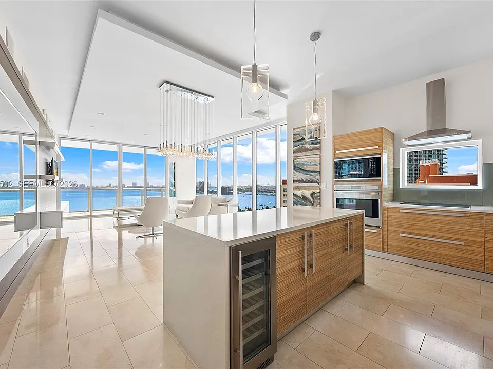 2020 N Bayshore Dr #1610