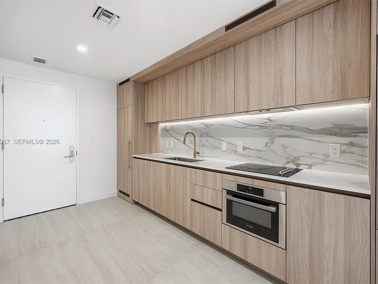 77 SE 5th St #2614 — Photo 8