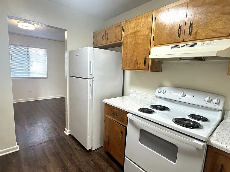 303 S Lipona Rd — Photo 8