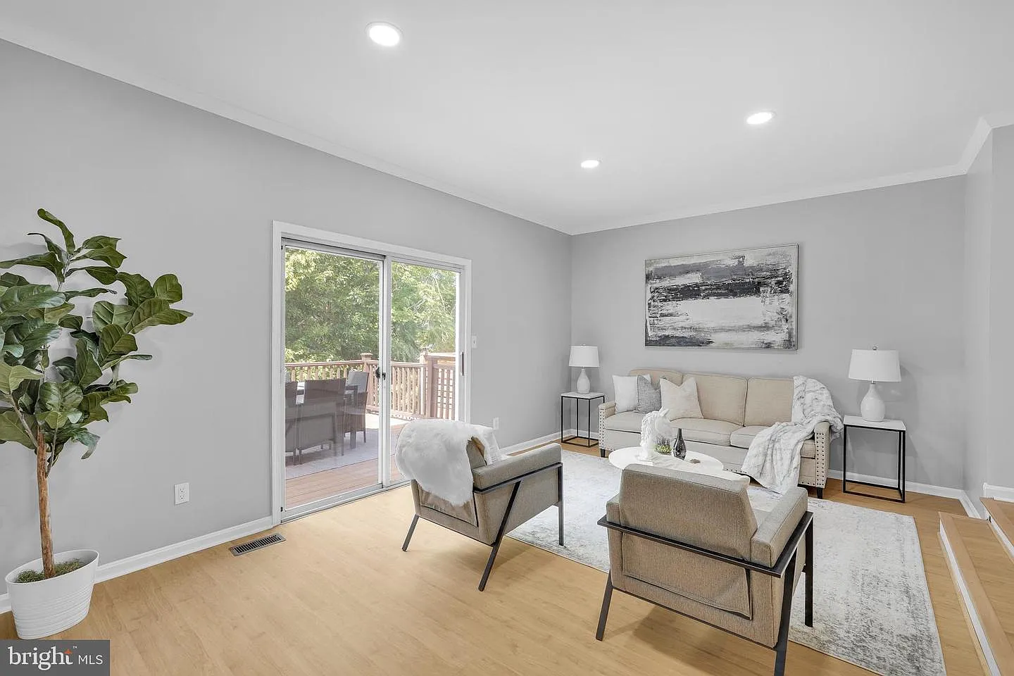 3 bed, 2.5 bath, 1280 sqft, $2,000 — Photo 4