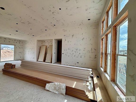 5th image of 34 N Currant Ln
