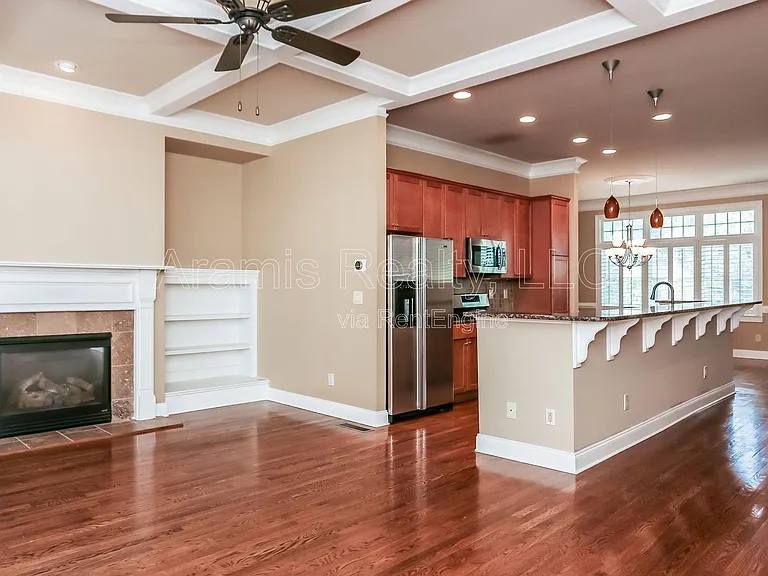 1258 Dekalb Ave NE — Photo 4
