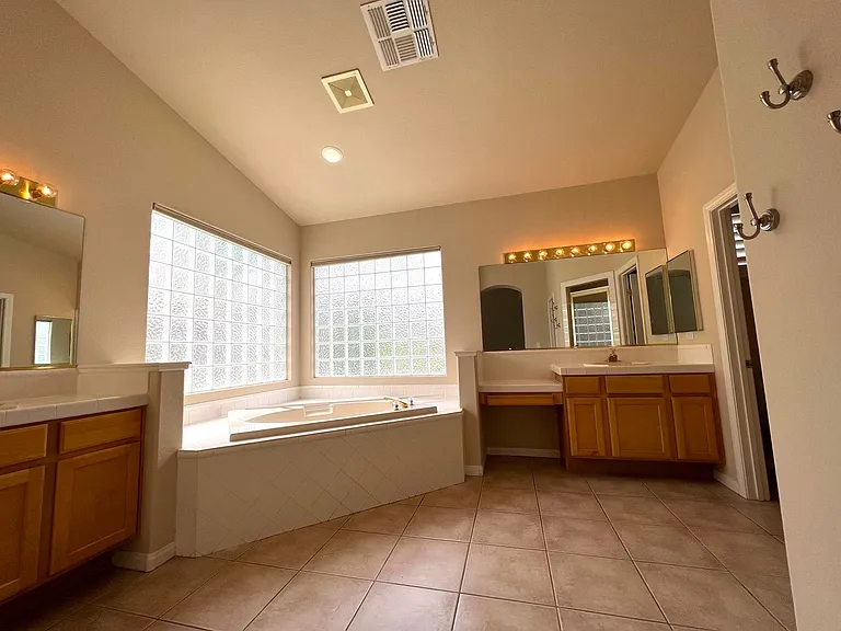 2237 Timber Rose Dr — Photo 31