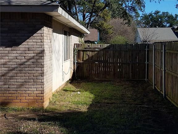 4th image of 2610 Creekview Dr