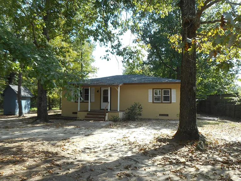 5560 Thistledown Dr — Photo 1