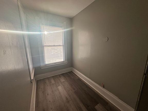 3rd image of 435 E Broadway St #2