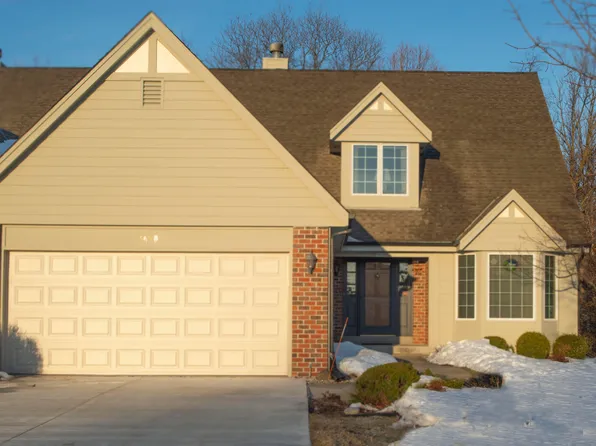 565 McPride Ln, Brookfield, WI 53045