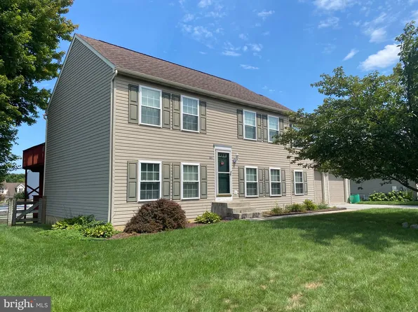 805 8th Ave, Parkesburg, PA 19365