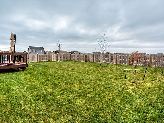 3rd image of 442 NE Westgate Dr