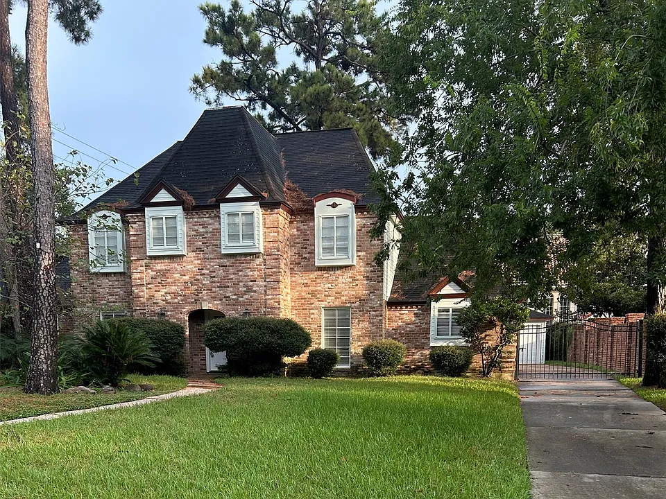 5611 Foresthaven Dr