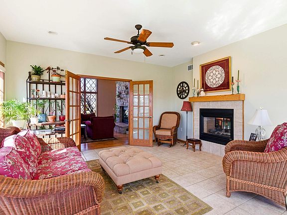5th image of 1005 Stonebriar Dr