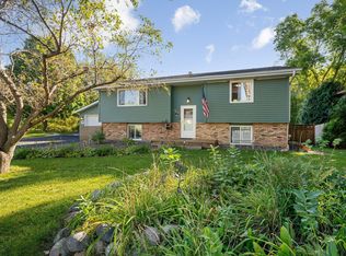6614 Annapolis Ln N, Maple Grove, MN 55311