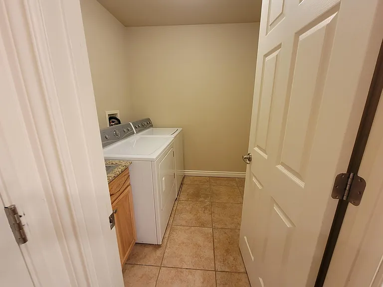 268 Empire Loop — Photo 14